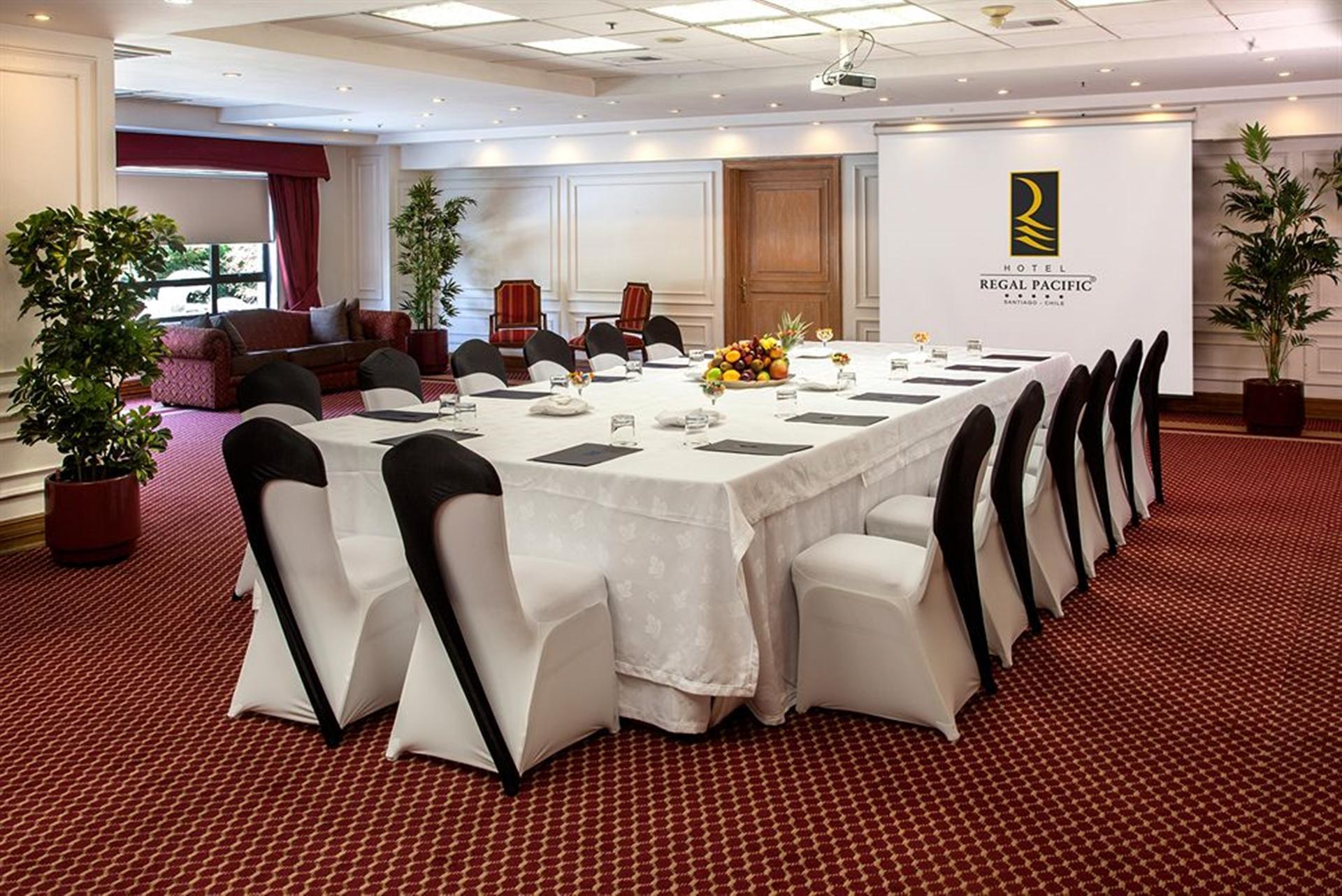 Hotel Regal Pacific Santiago Ngoại thất bức ảnh The Royal Garden Hotel